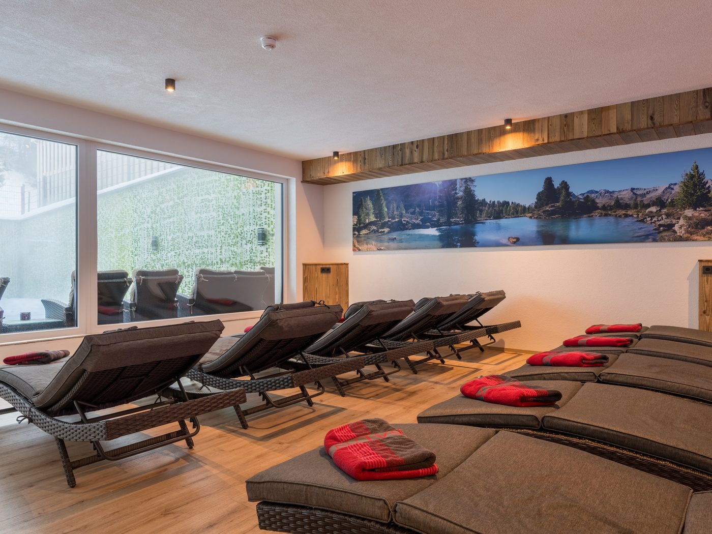 Heustadl-Ruheraum mit Liegen im Hotel Alpenkönigin